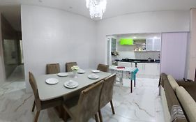 Casa térrea com garagem! Região Central, próximo a Igreja